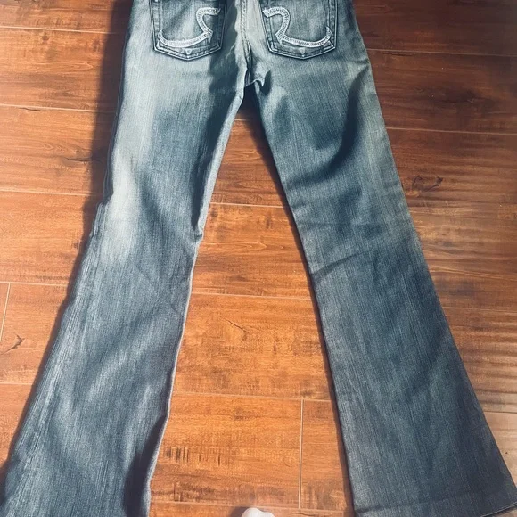 Rock & Republic Rhinestone R Pocket - Picture 2 of 4